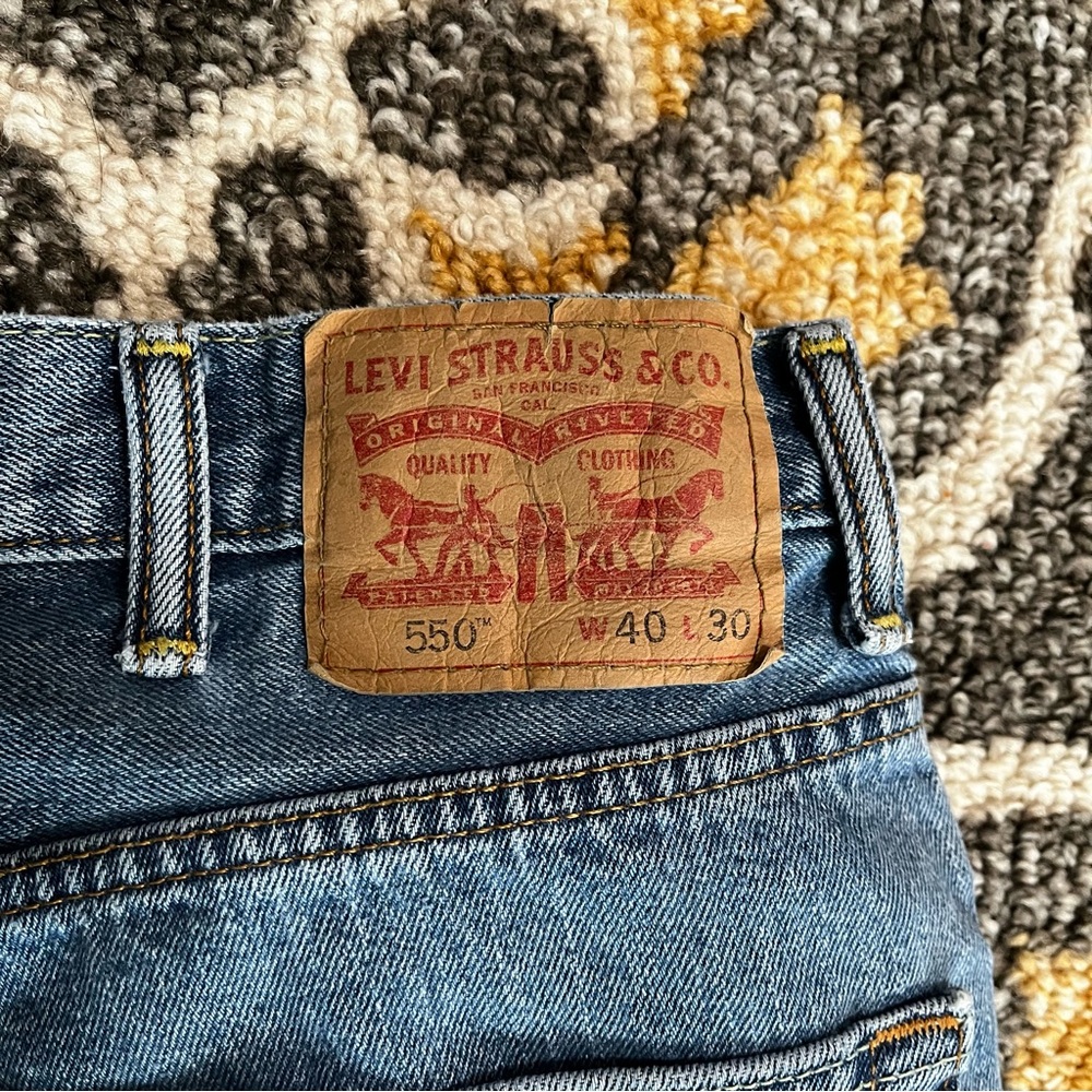 Men's Levi Blue Jeans 40x30 - Picture 3 of 3